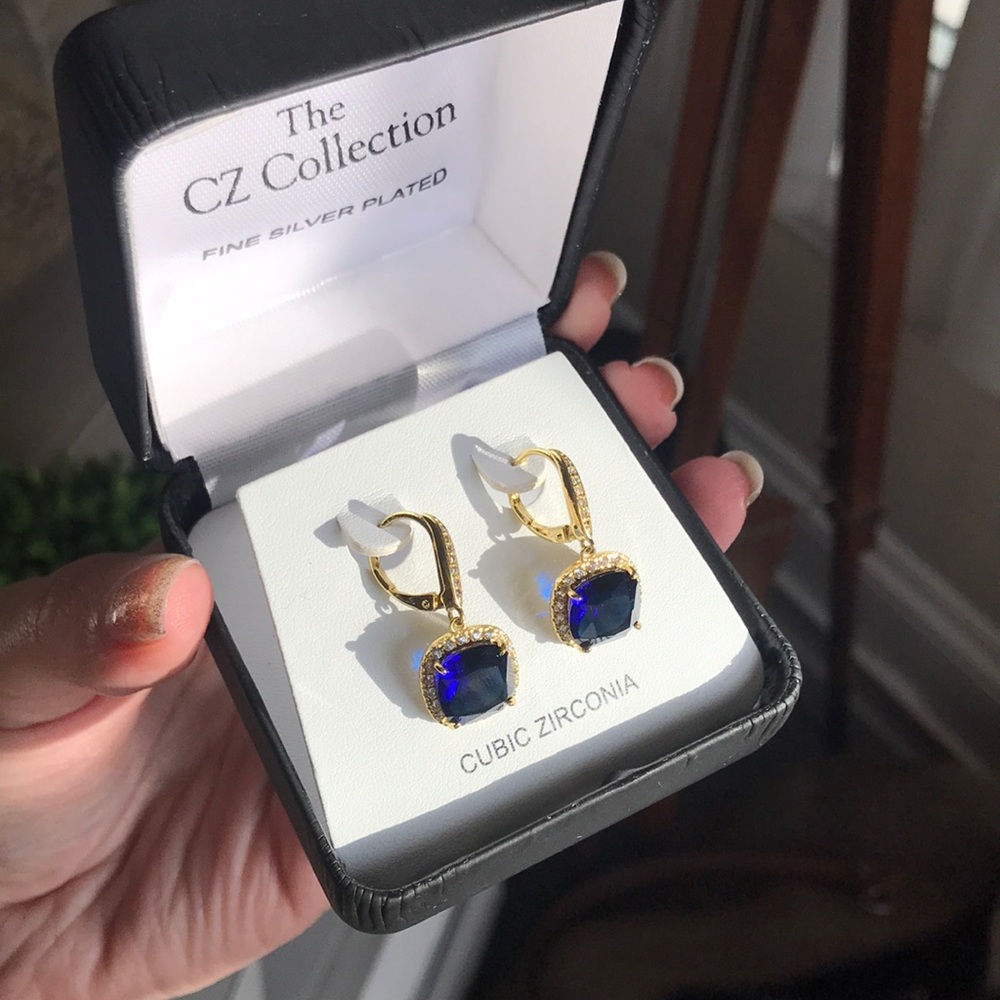 Beautiful blue & gold tone silver plated earrings